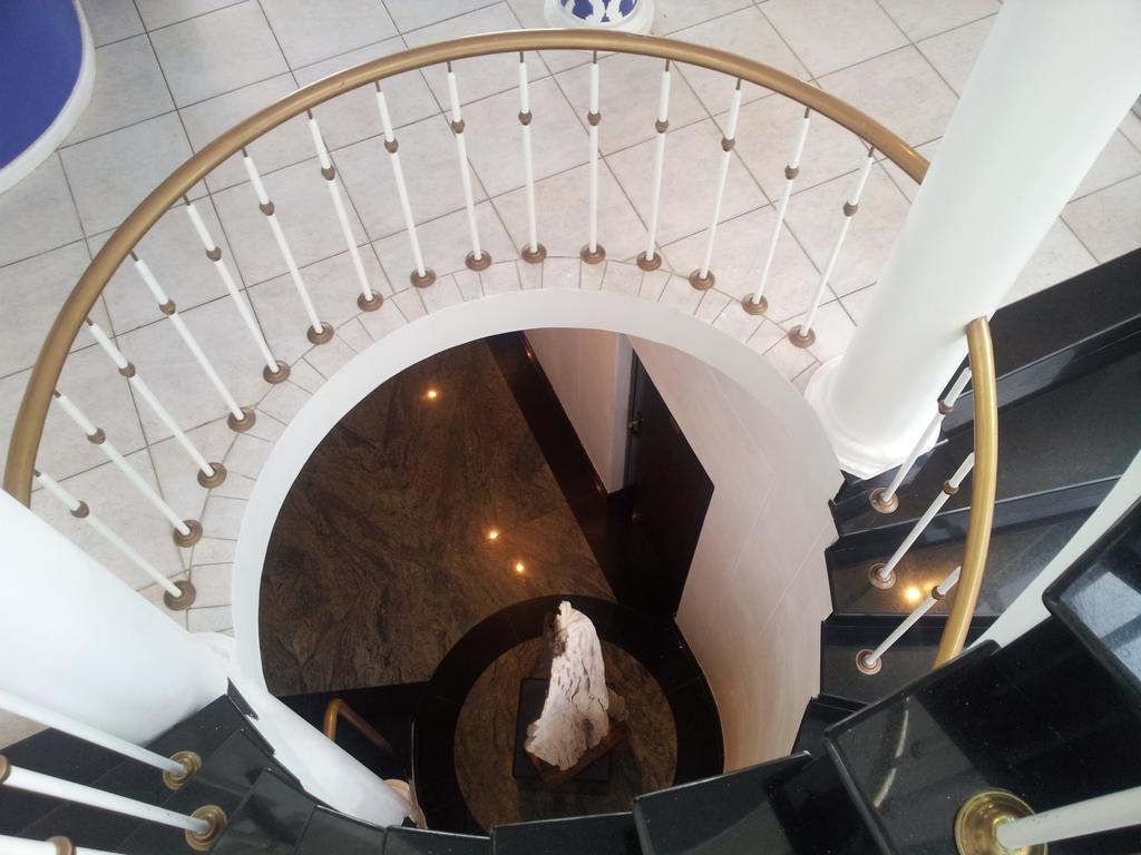 Bread & Barrel Palazzo Blouberg Hotel Bloubergstrand Ngoại thất bức ảnh