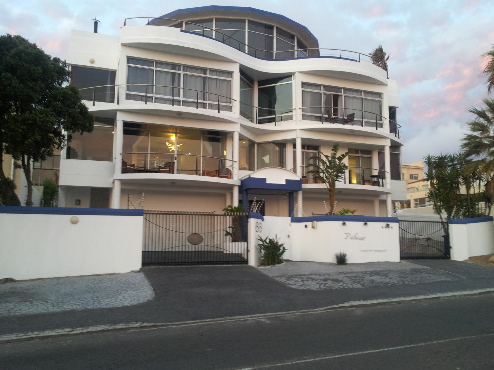 Bread & Barrel Palazzo Blouberg Hotel Bloubergstrand Ngoại thất bức ảnh